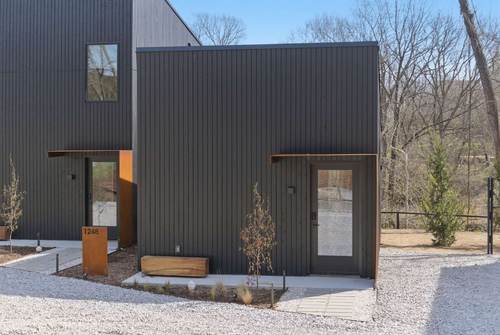 Black Apple Cabins entrance