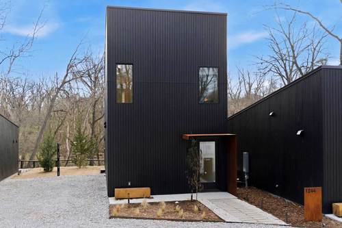 Black Apple Cabins exterior